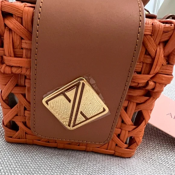 Aranaz Mini Charlie - Handmade Woven Handbag - Picture 2 of 6